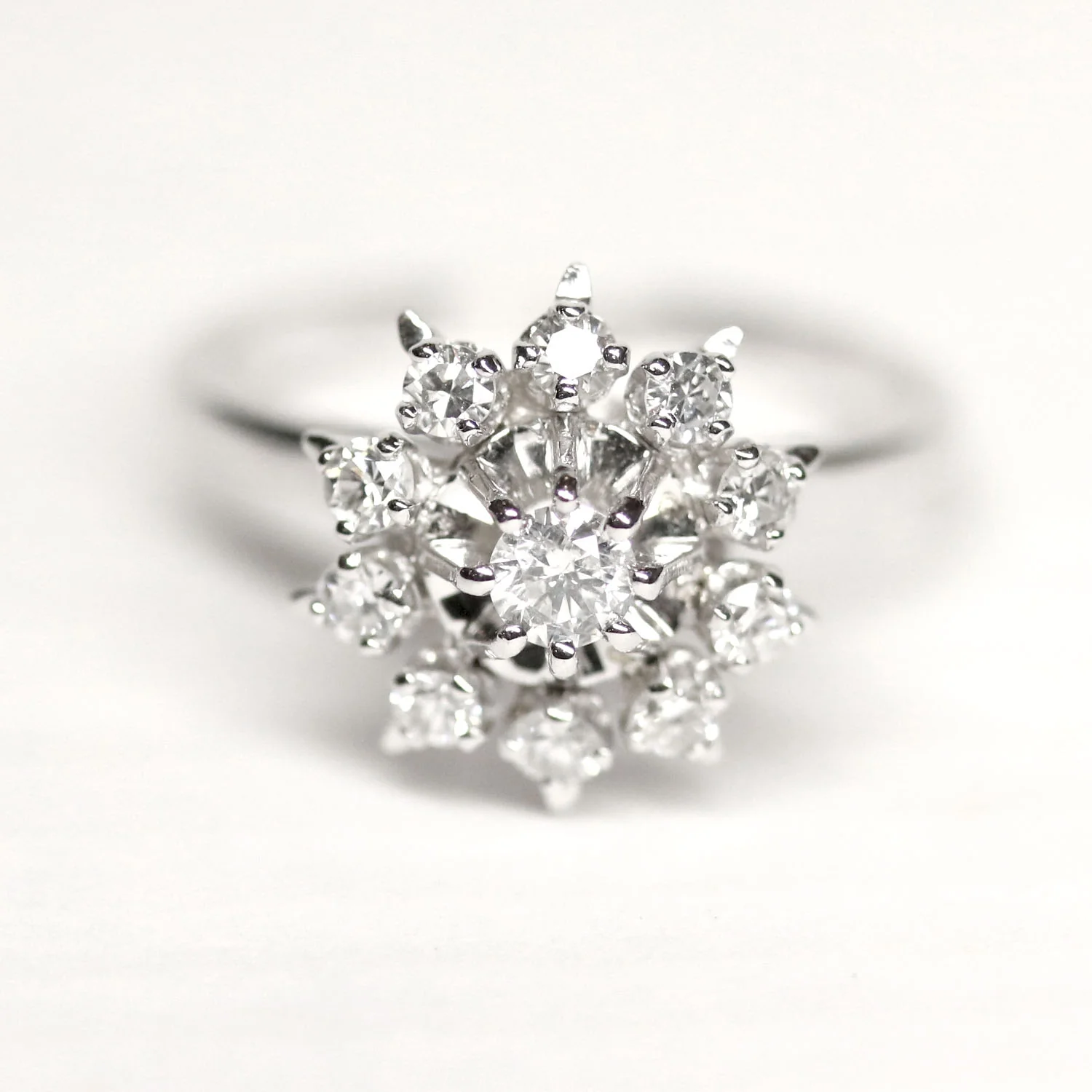 Bague Marguerite Vintage Diamants Or blanc - Image 5