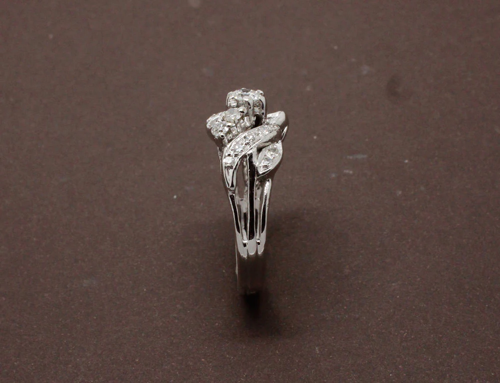Bague Or Blanc et Diamants - Image 7