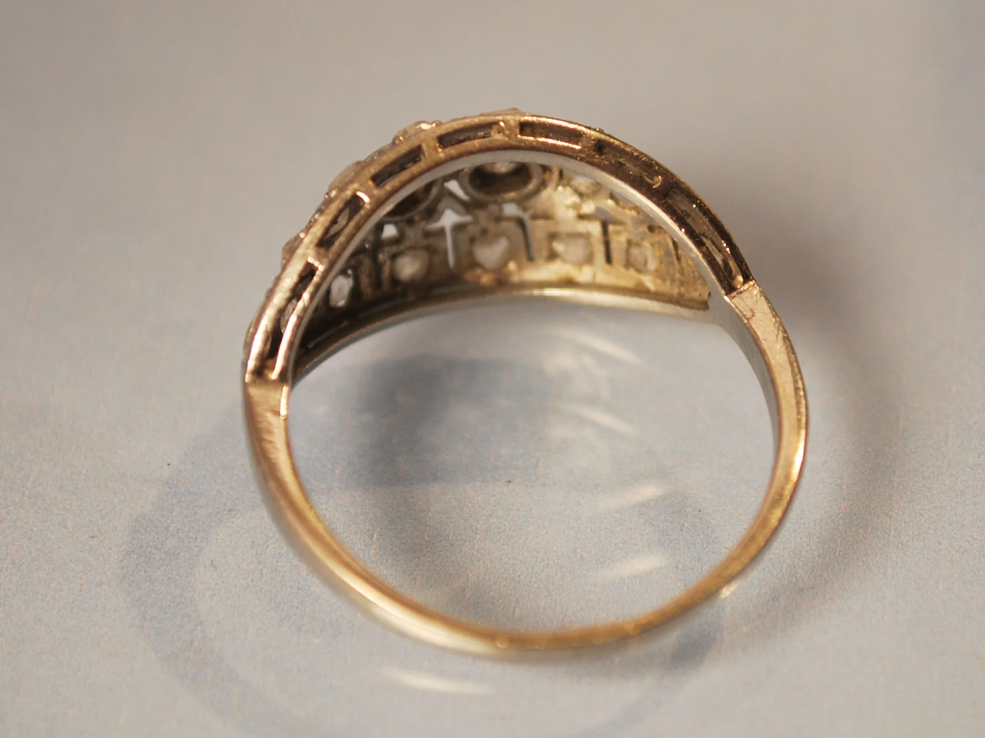 Bague or blanc et diamants - Image 2