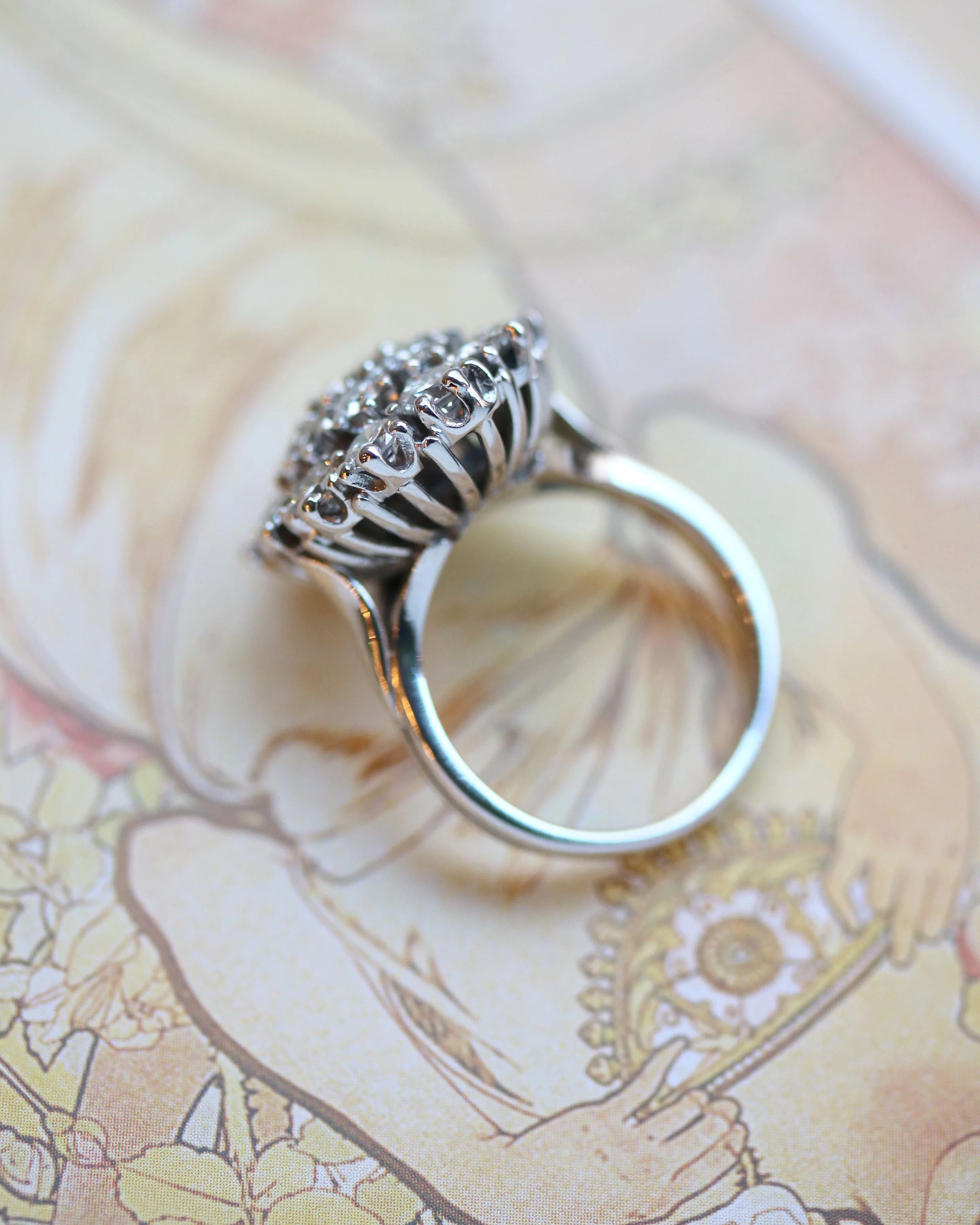 Bague Ovale Double Entourage Or Blanc Diamants - Image 3