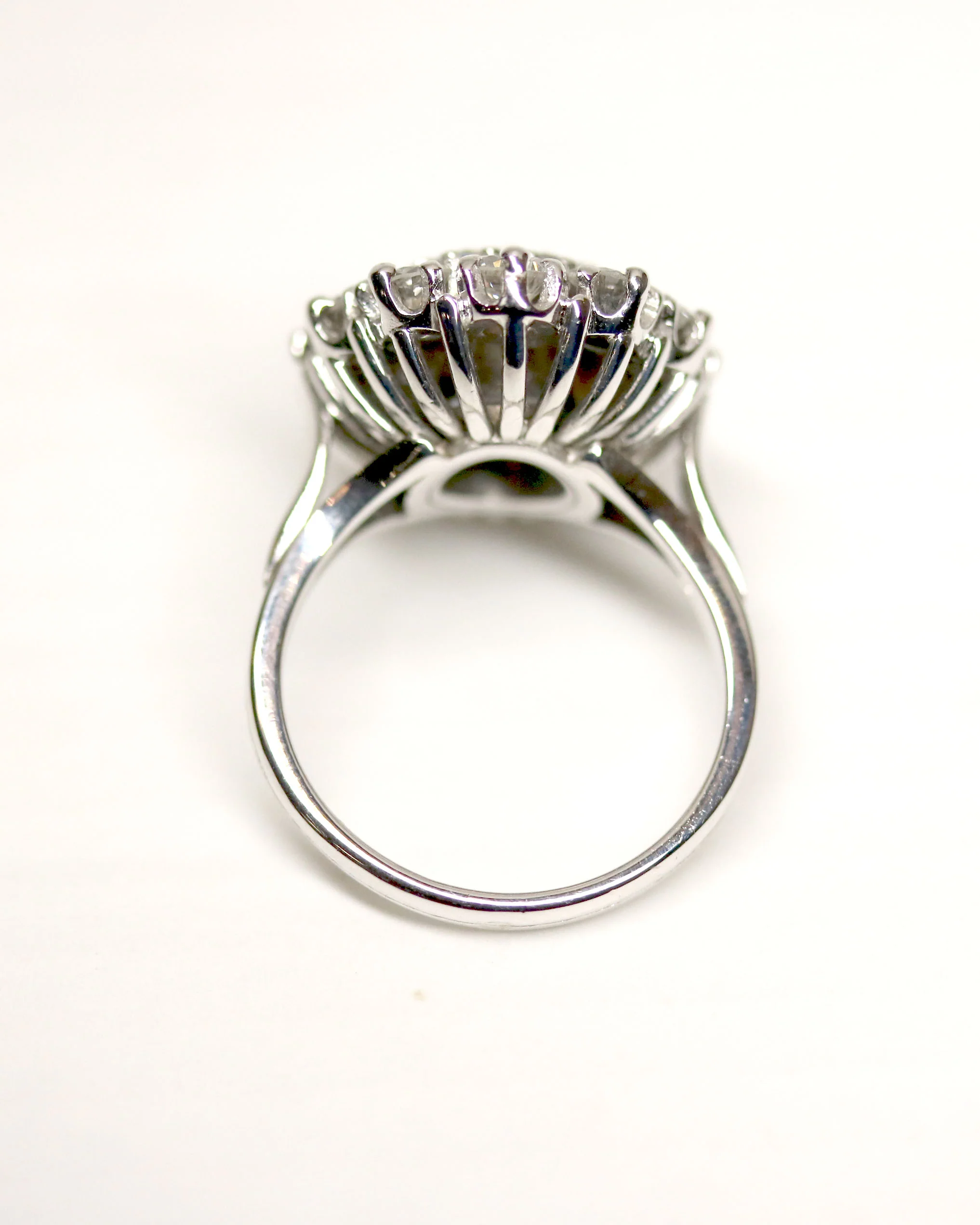 Bague Ovale Double Entourage Or Blanc Diamants - Image 5