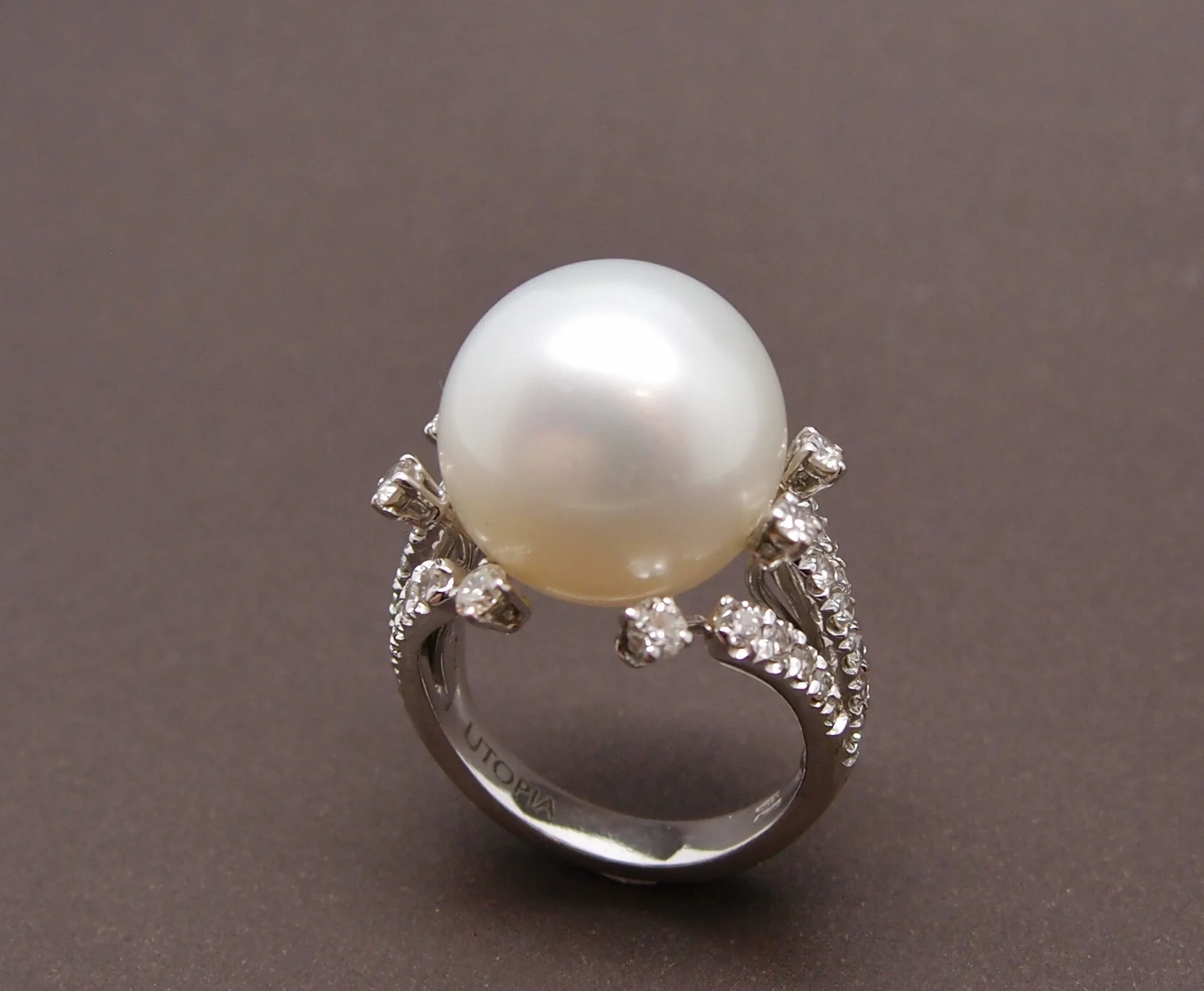 Bague Perle et diamants signée Utopia