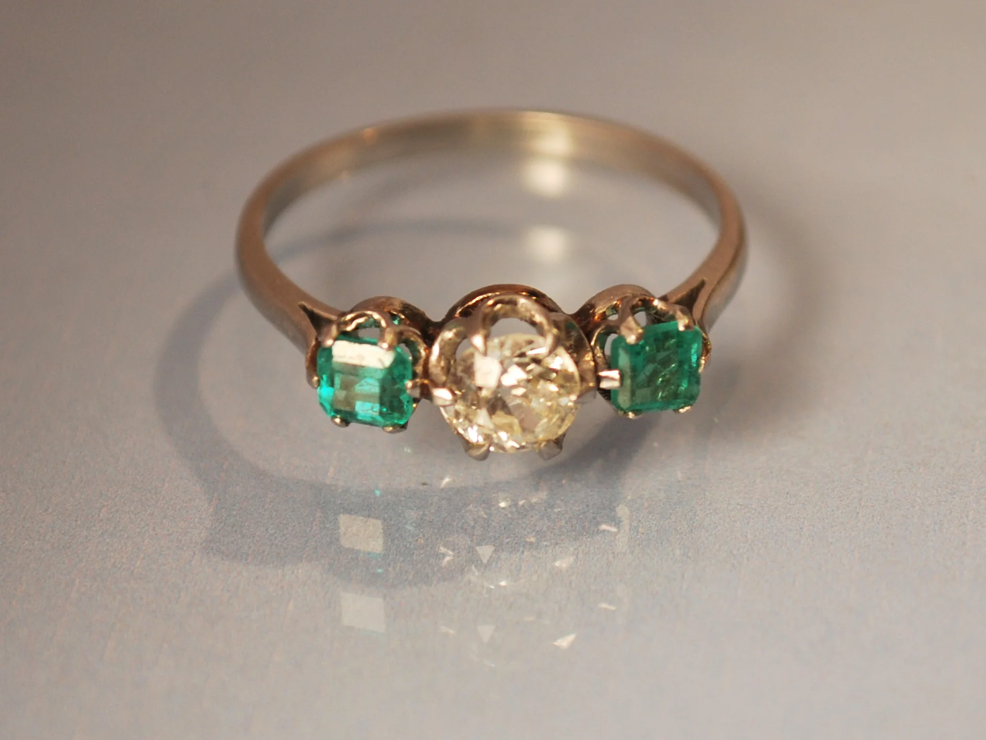 Bague platine diamant et émeraude - Image 3
