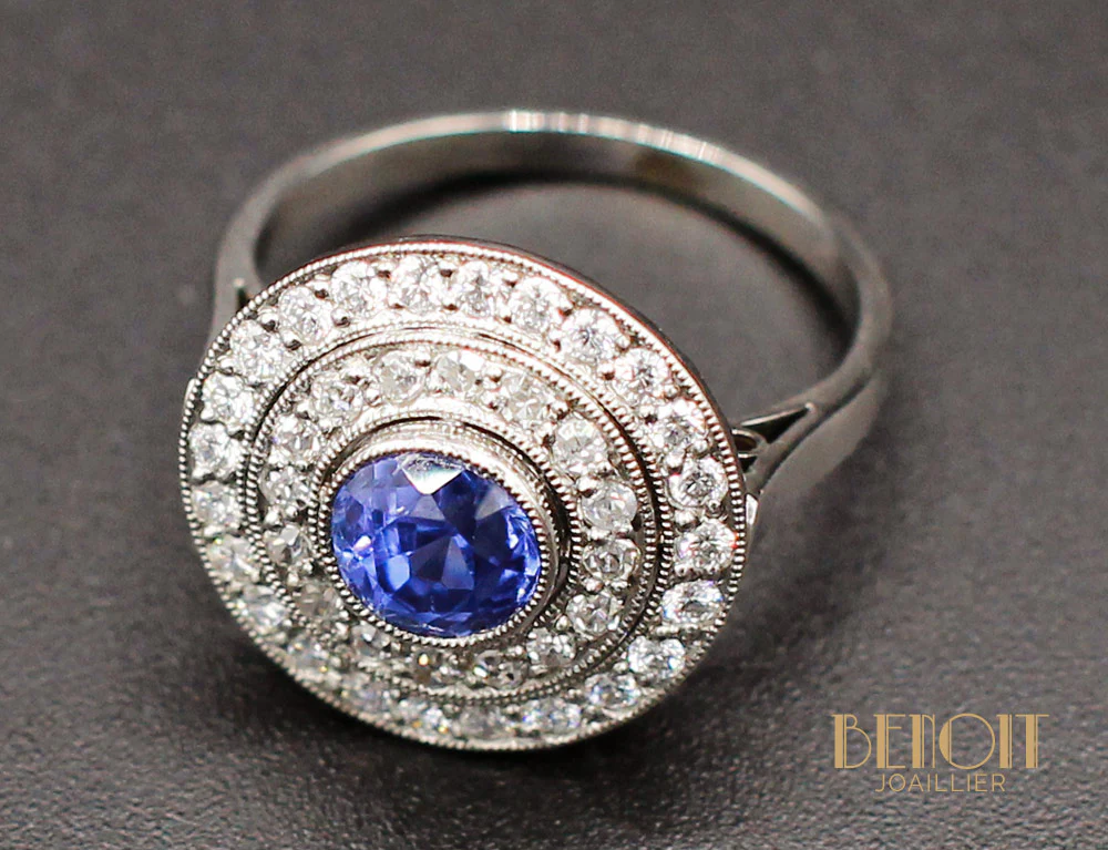 Bague Platine Saphir Double Entourage Diamants - Image 3