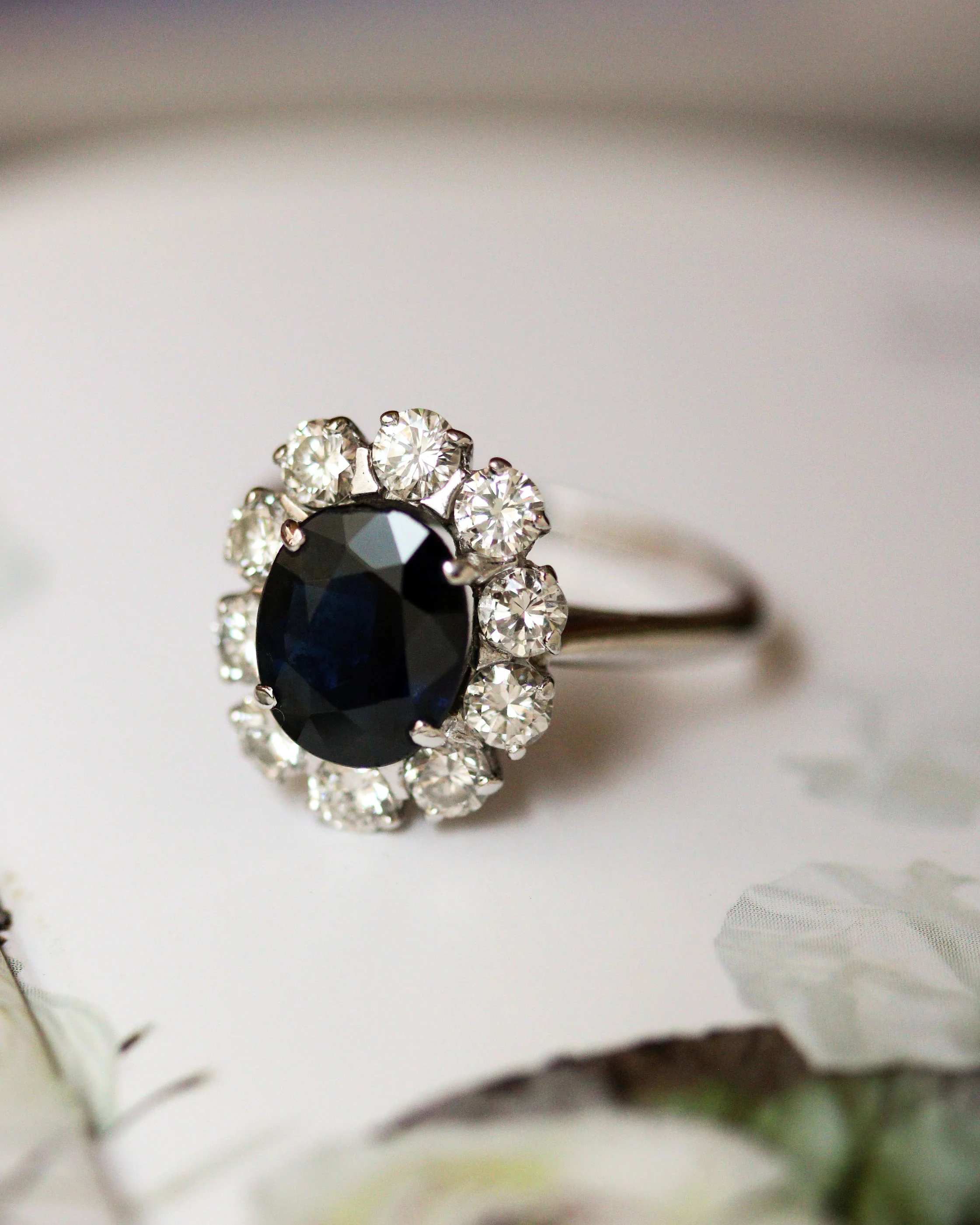 Bague Pompadour 1950 Saphir et Diamants - Image 3