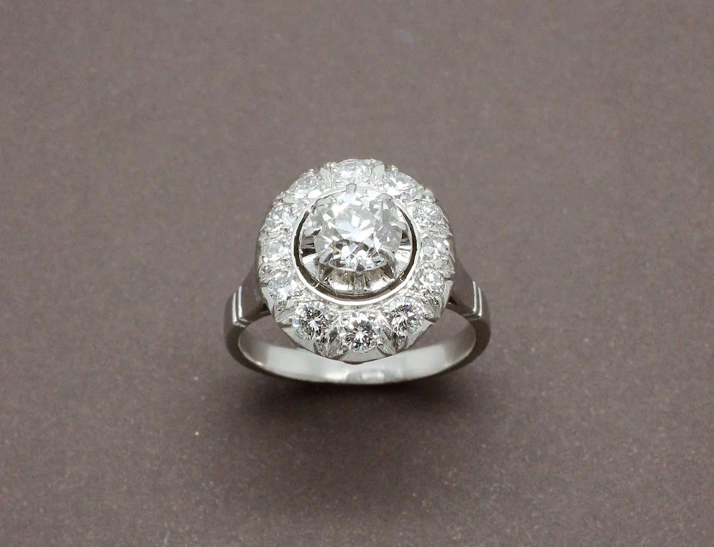 Bague Pompadour Art Déco en Diamants et Platine - Image 2