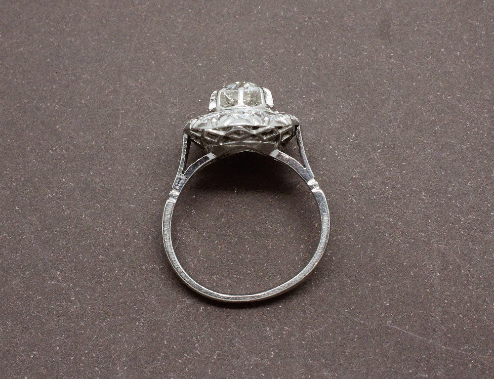 Bague Pompadour Art Déco en Diamants et Platine - Image 3