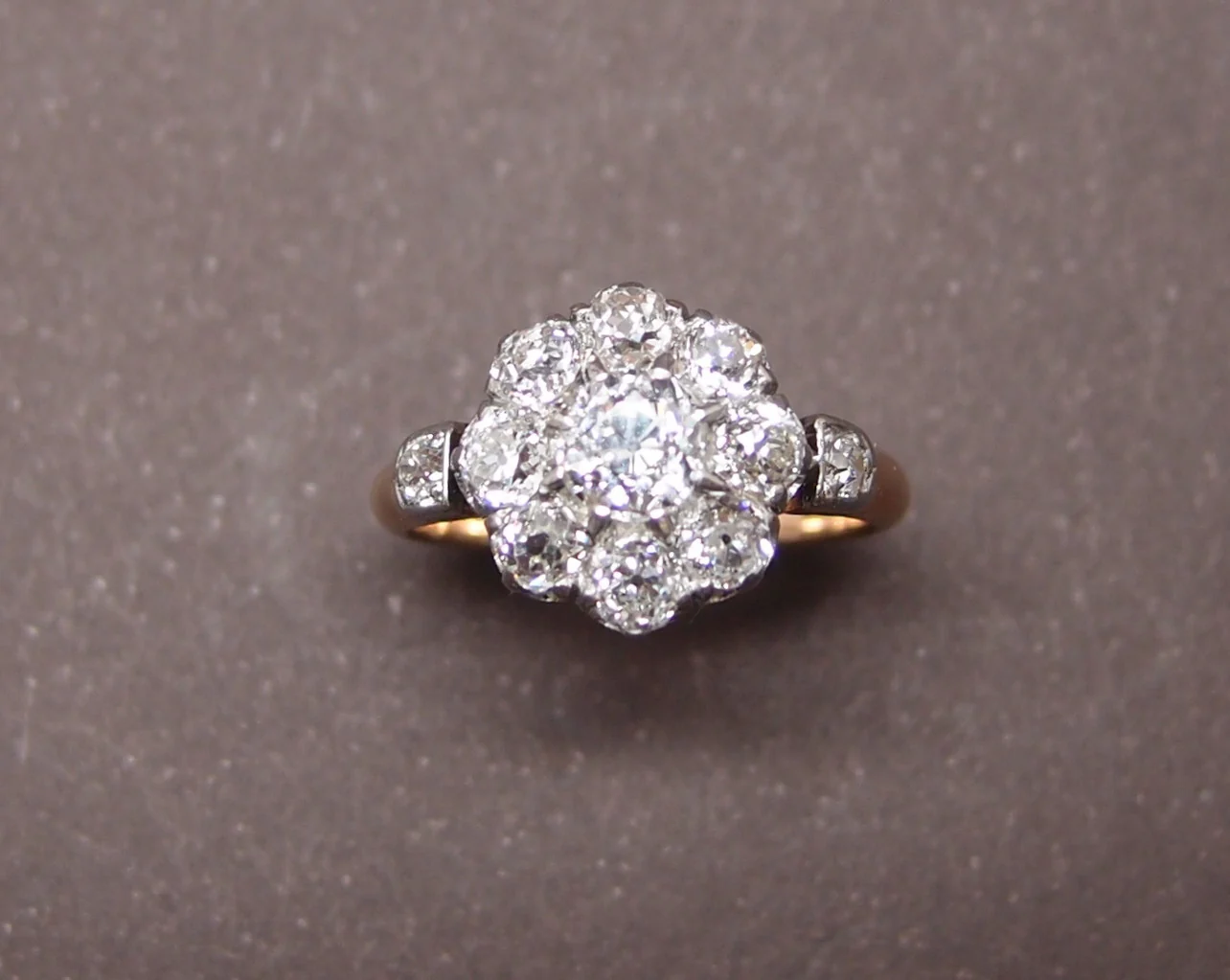 Bague "pompadour" diamants or et platine - Image 3