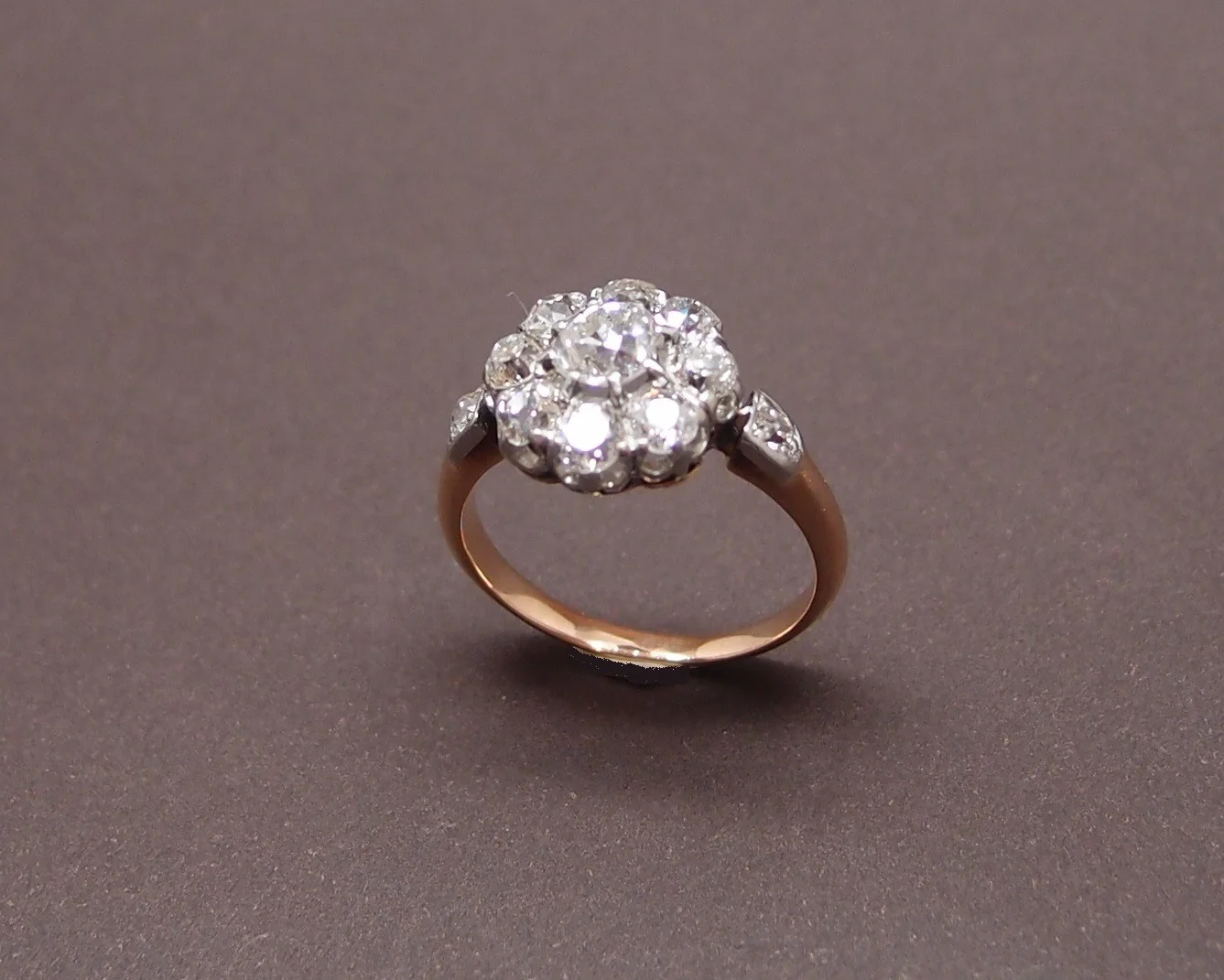 Bague "pompadour" diamants or et platine - Image 4