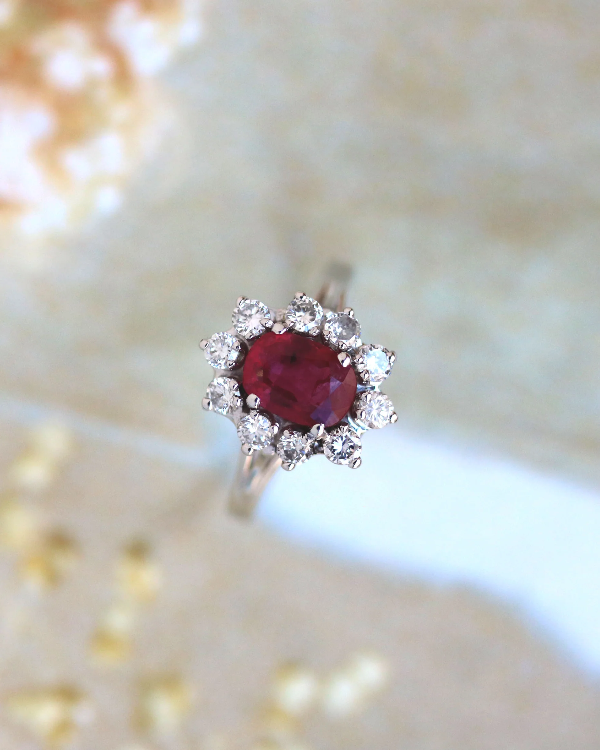 Bague Pompadour Rubis Ovale et Diamants