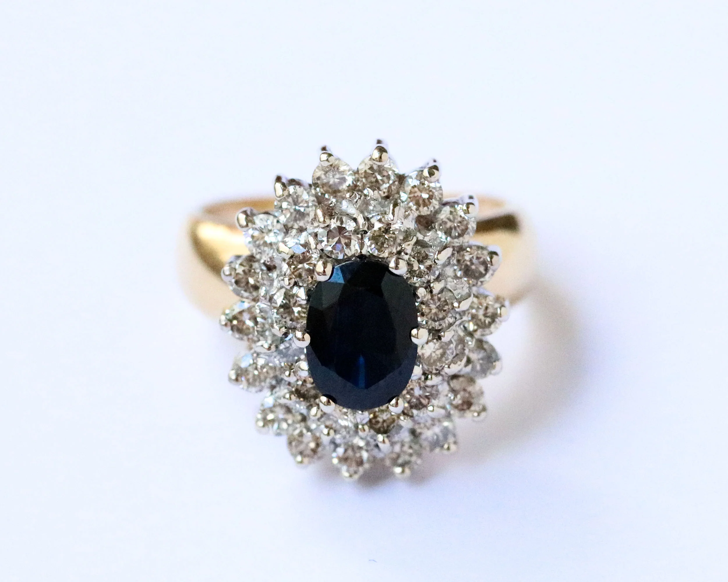 Bague Pompadour Vintage Saphir et Double Entourage Diamants - Image 5
