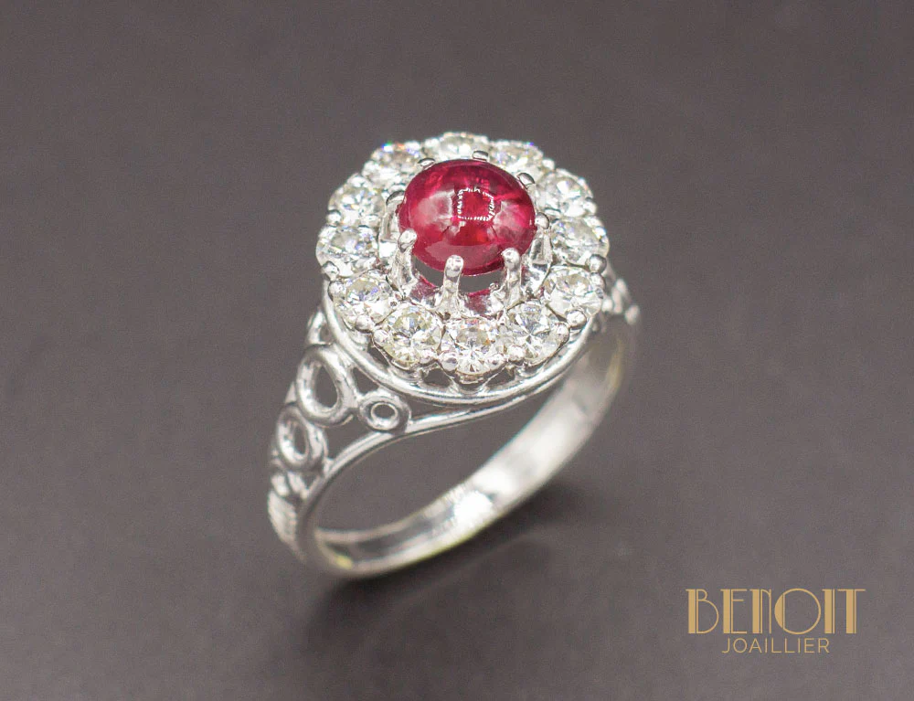 Bague Rubis Cabochon Diamants