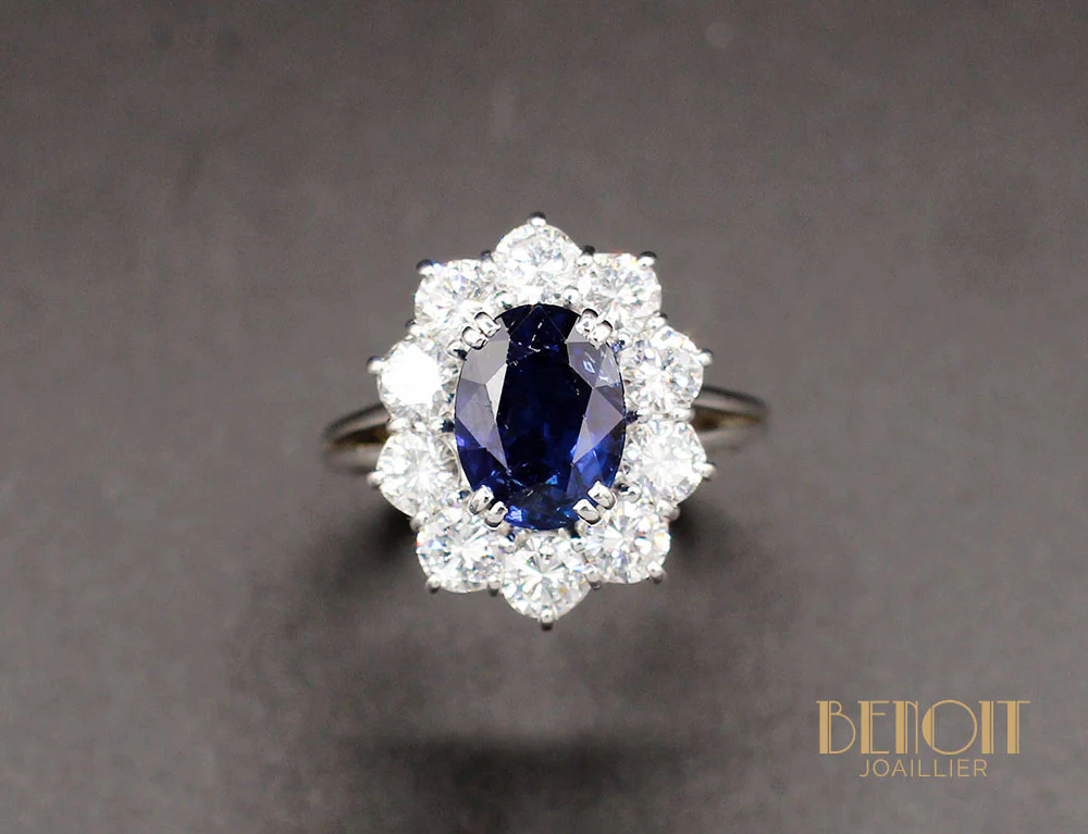 Bague Saphir Entourage Diamants - Image 2