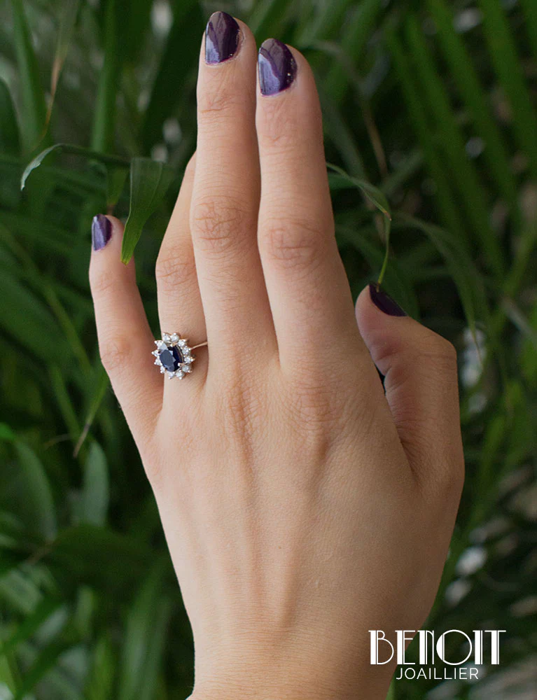 Bague Saphir Entourage Diamants - Image 7