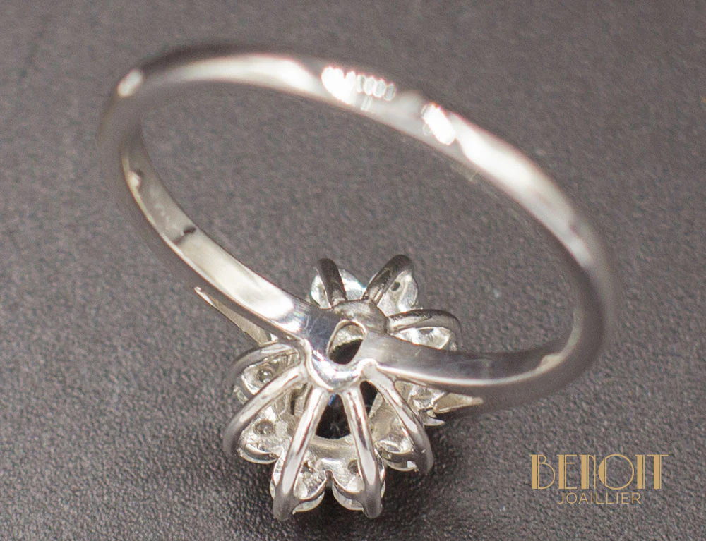 Bague Saphir Entourage Diamants - Image 6