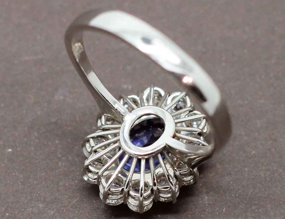 Bague Saphir Entourage Diamants - Image 6