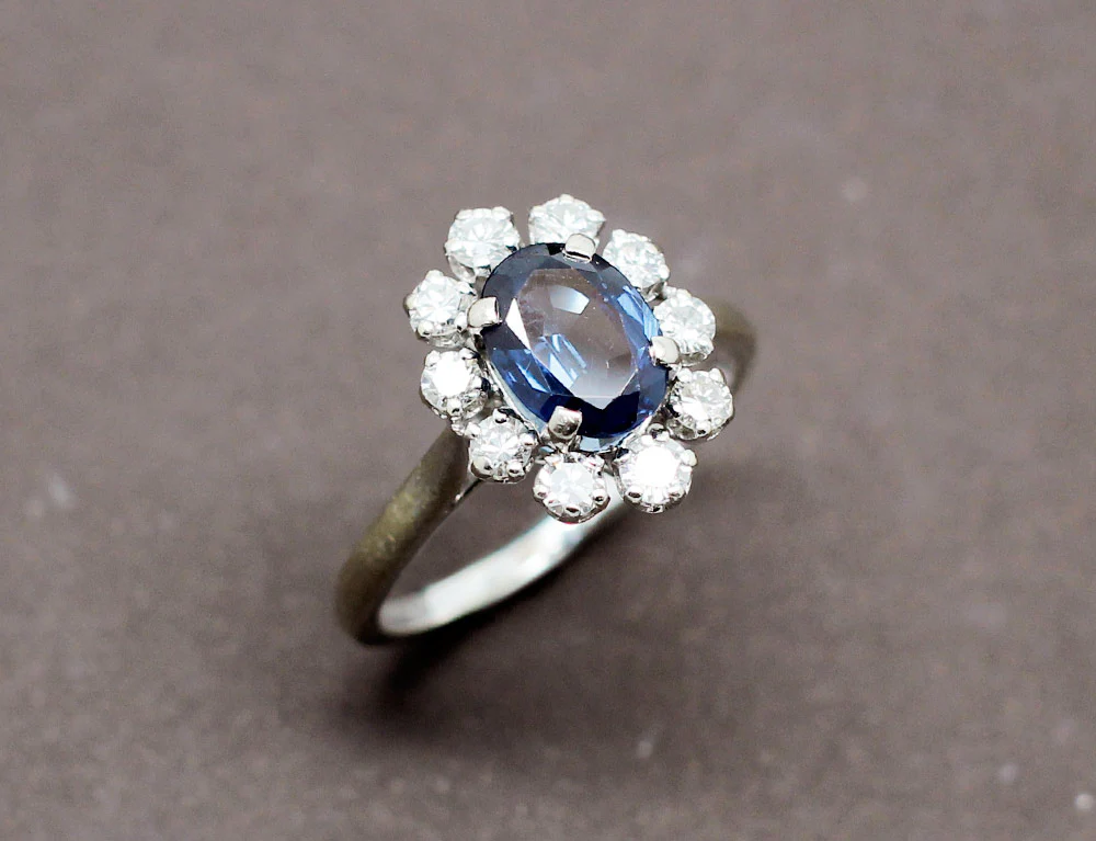 Bague Saphir Entourage Diamants
