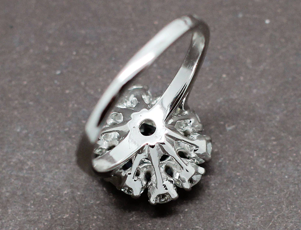 Bague Saphir Entourage Diamants - Image 5