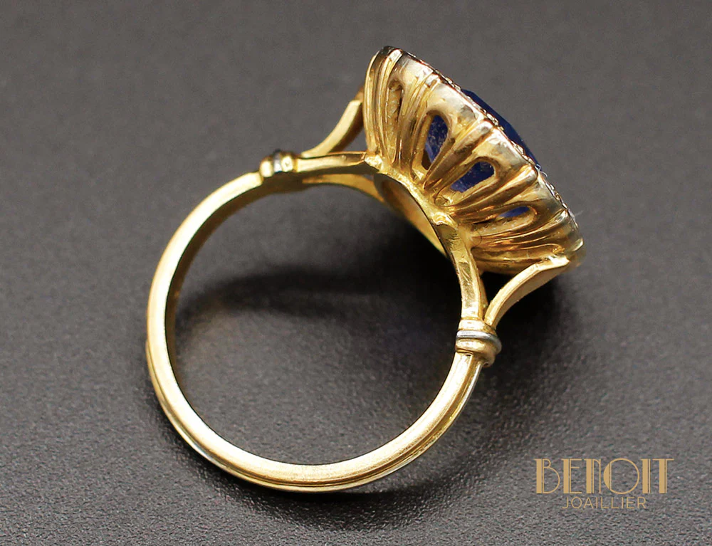 Bague Saphir Entourage Diamants - Image 4