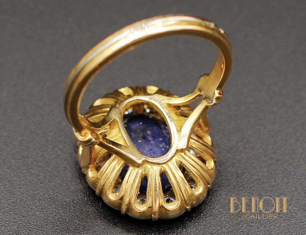 Bague Saphir Entourage Diamants - Image 5