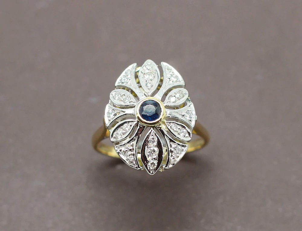 Bague Style Art Déco Saphir Diamants - Image 2