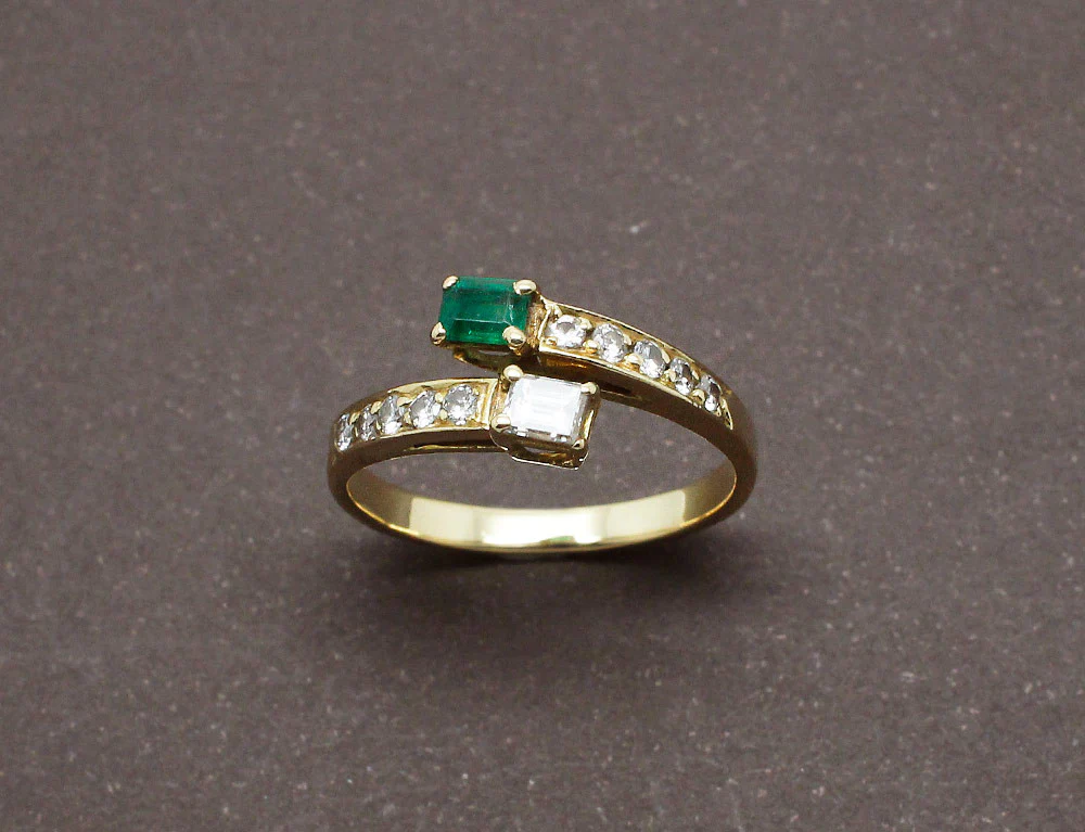 Bague Toi et Moi Émeraude et Diamants - Image 2