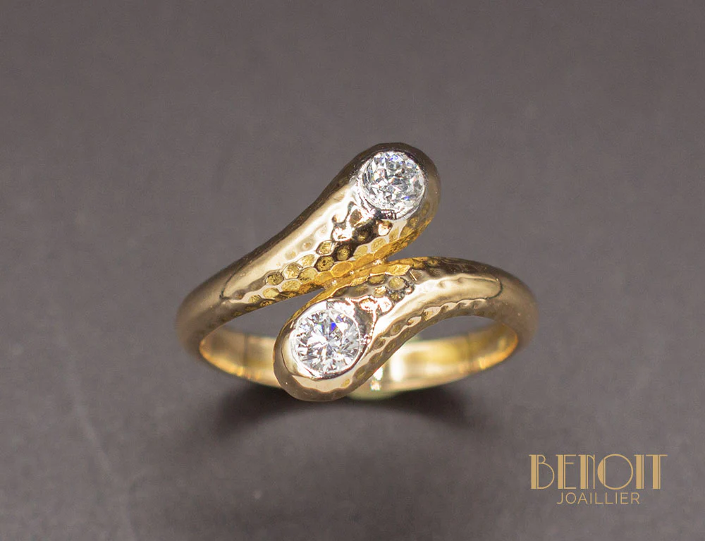 Bague Toi et Moi Martelée Diamants - Image 2