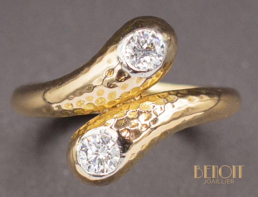 Bague Toi et Moi Martelée Diamants - Image 3