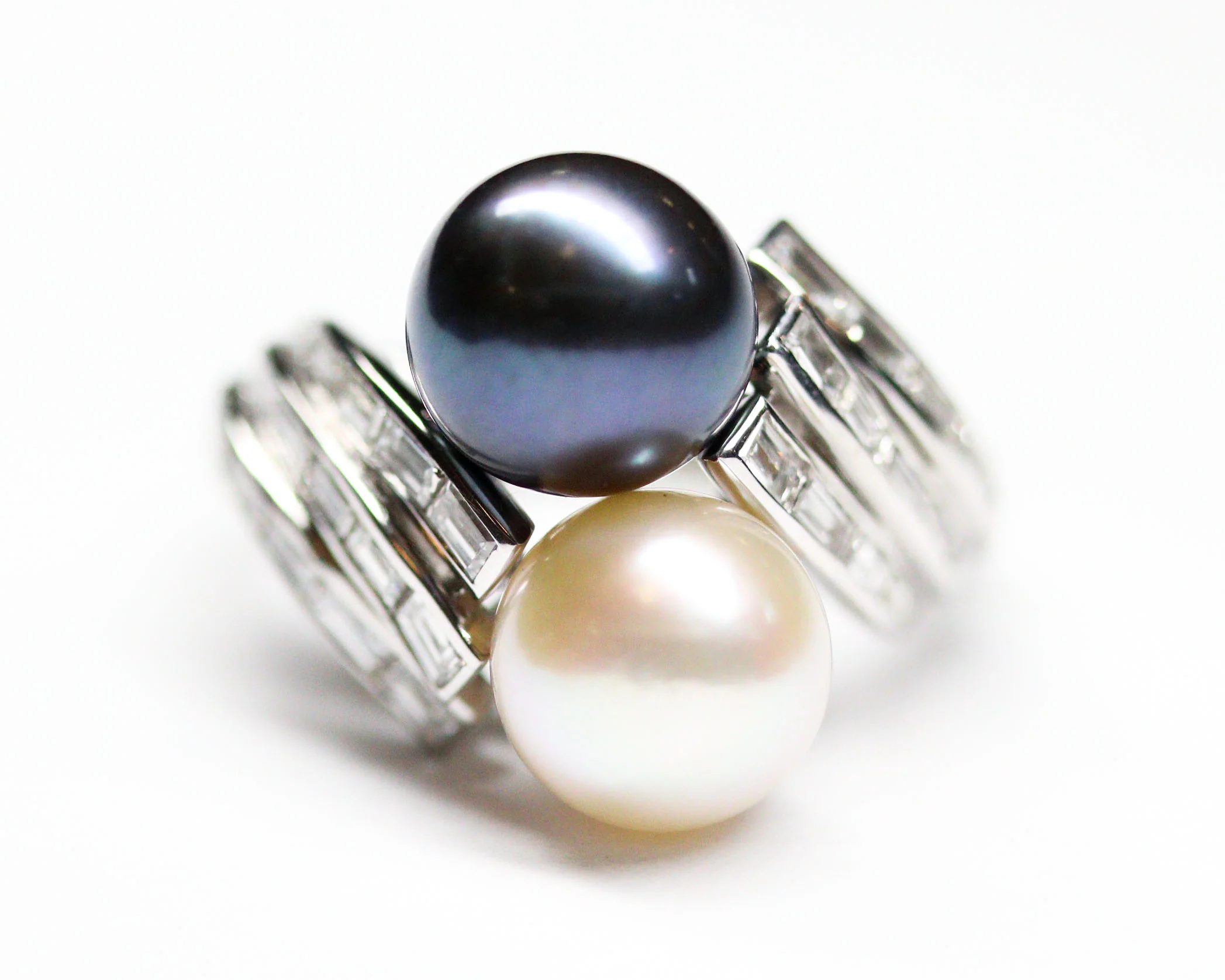Bague Toi et Moi Platine, Perles et Diamants Baguette - Image 9