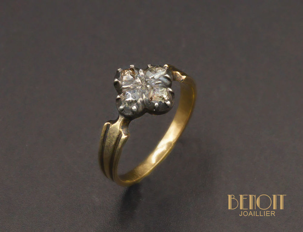 Bague Trèfle Ancienne Diamants