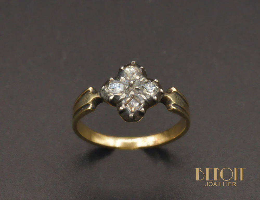 Bague Trèfle Ancienne Diamants - Image 2