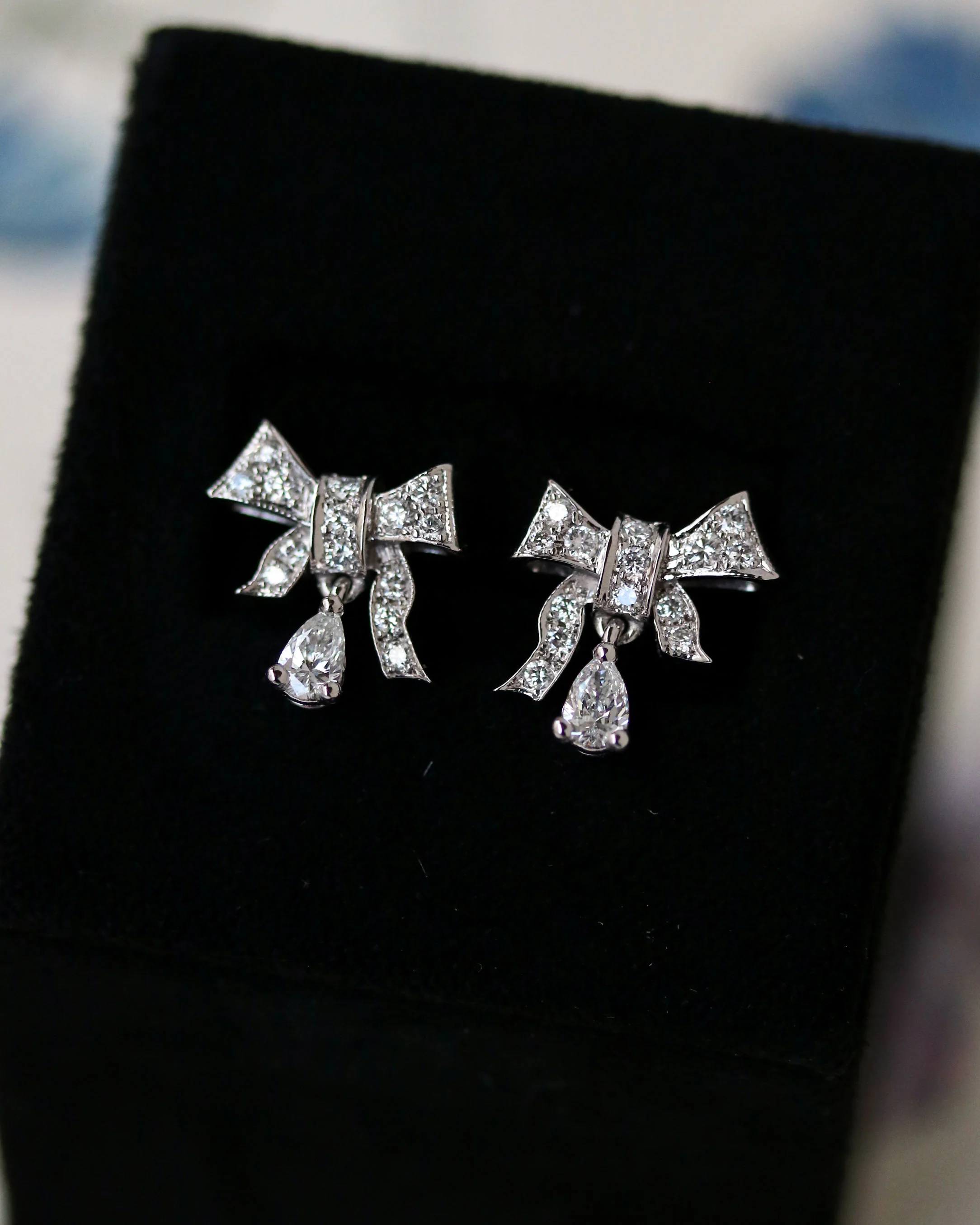 Boucle d'Oreilles Création Benoit Joaillier "Noeuds Style Art Déco" Diamants - Image 4