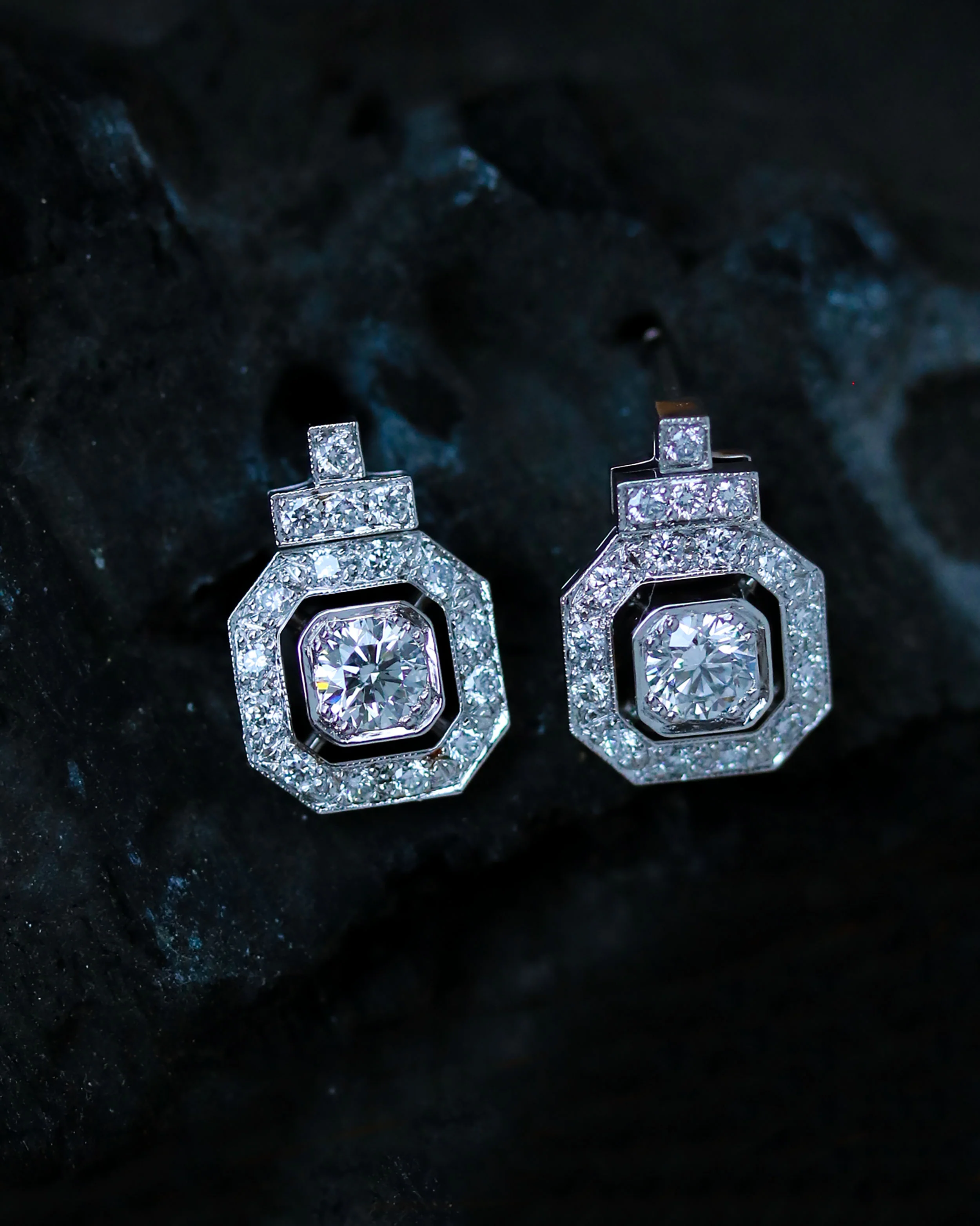 Boucles d'Oreilles Création Benoit Joaillier "Carrés Pans Coupés" Diamants - Image 2