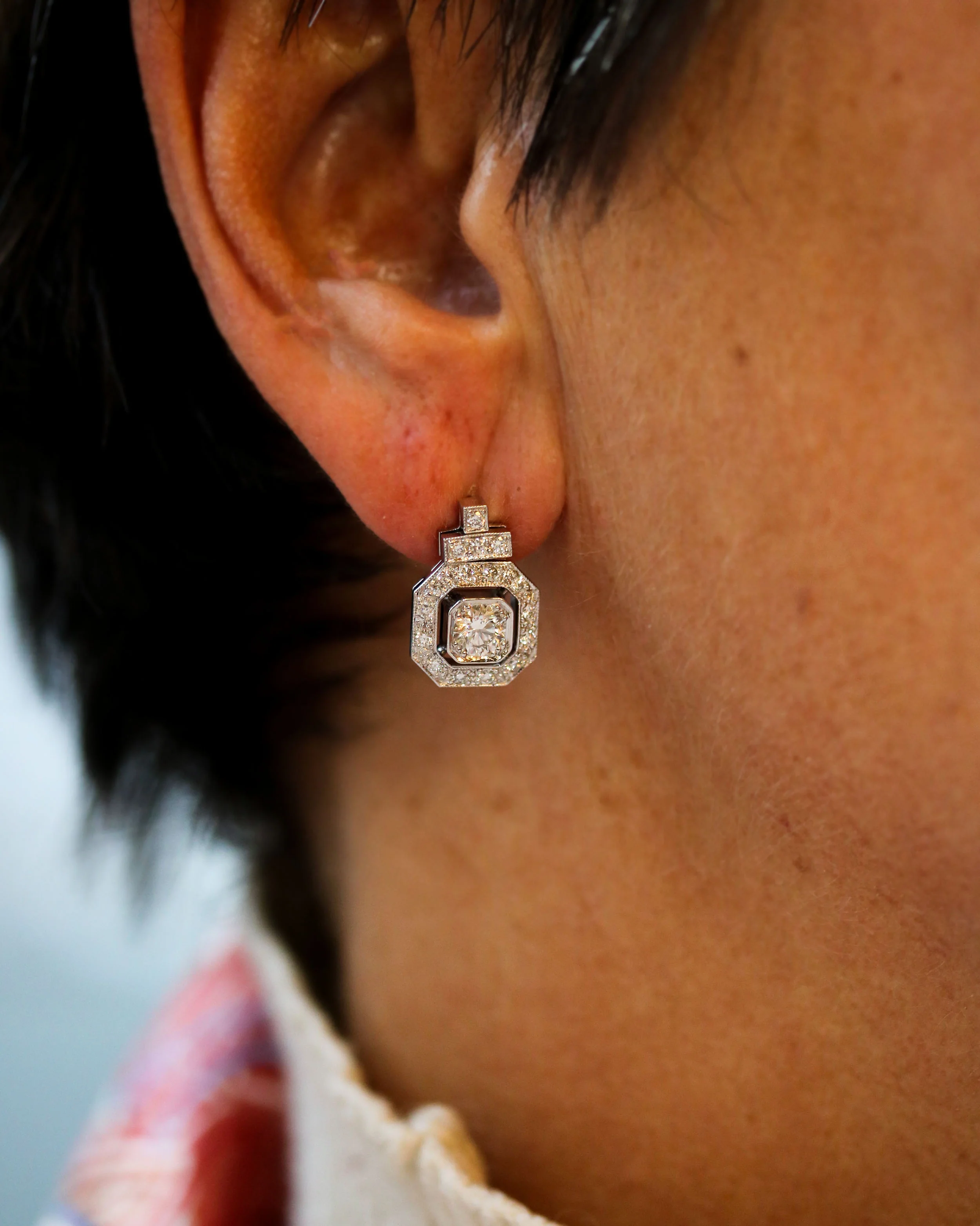 Boucles d'Oreilles Création Benoit Joaillier "Carrés Pans Coupés" Diamants - Image 3