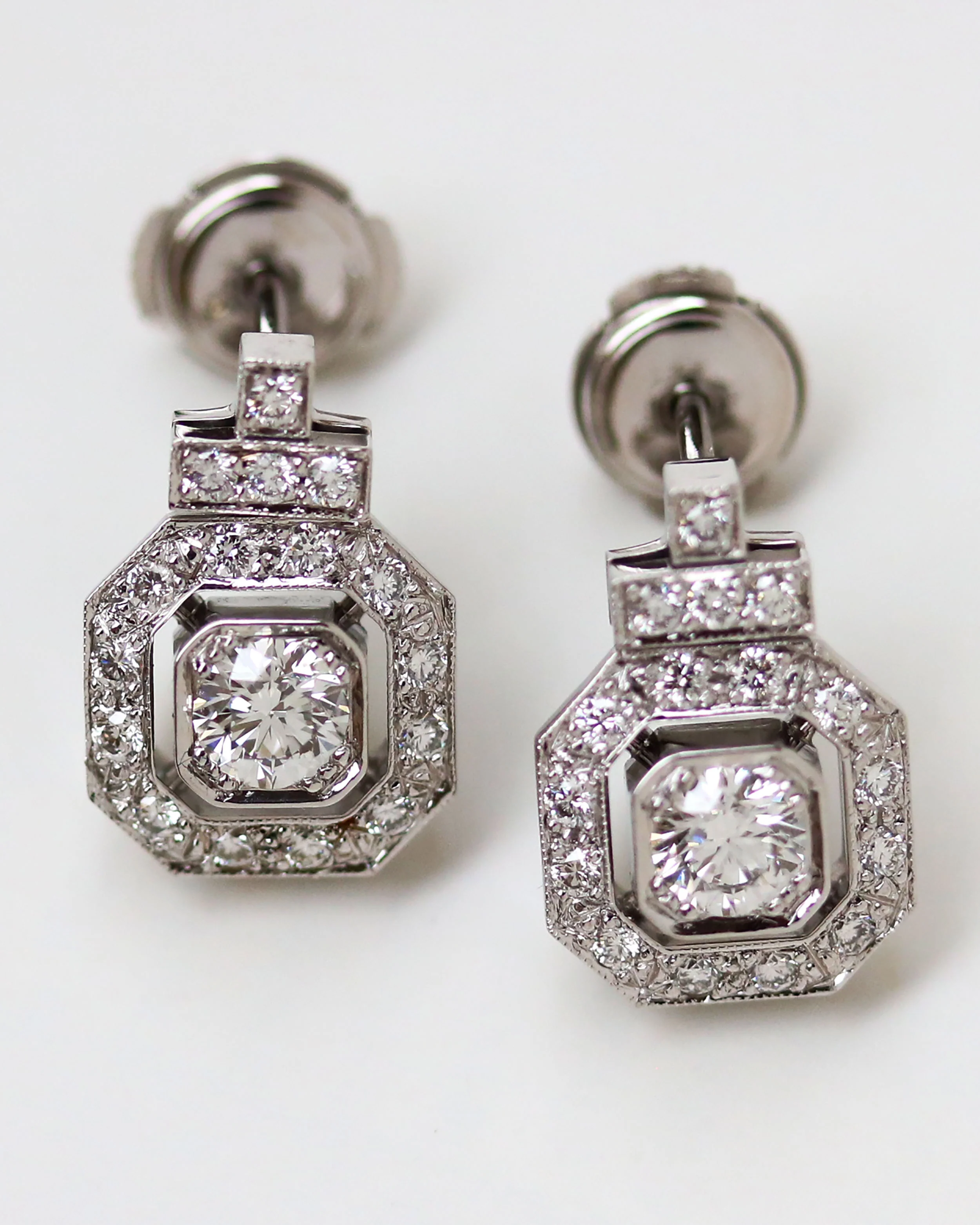 Boucles d'Oreilles Création Benoit Joaillier "Carrés Pans Coupés" Diamants - Image 4
