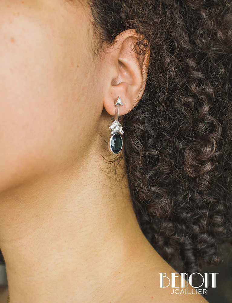 Boucles d'Oreilles Création Benoit Joaillier "Flèche" Saphirs et Diamants - Image 3