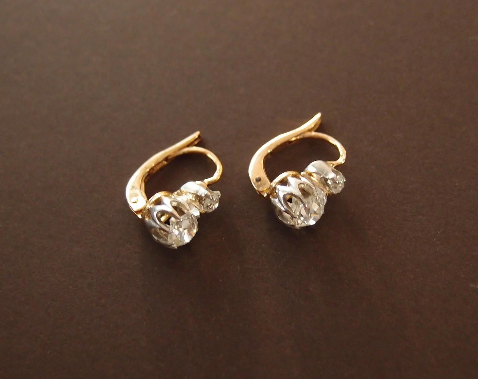 boucles d'oreilles "dormeuses" or et diamants - Image 2