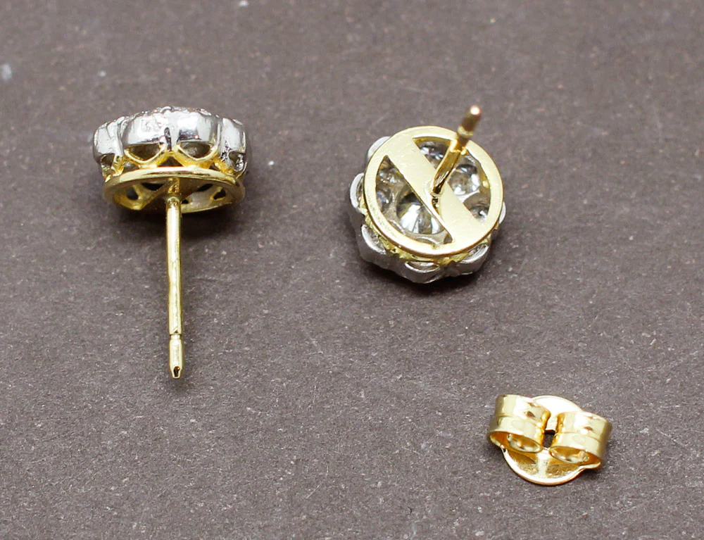 Boucles d'Oreilles Fleurs Diamants - Image 3
