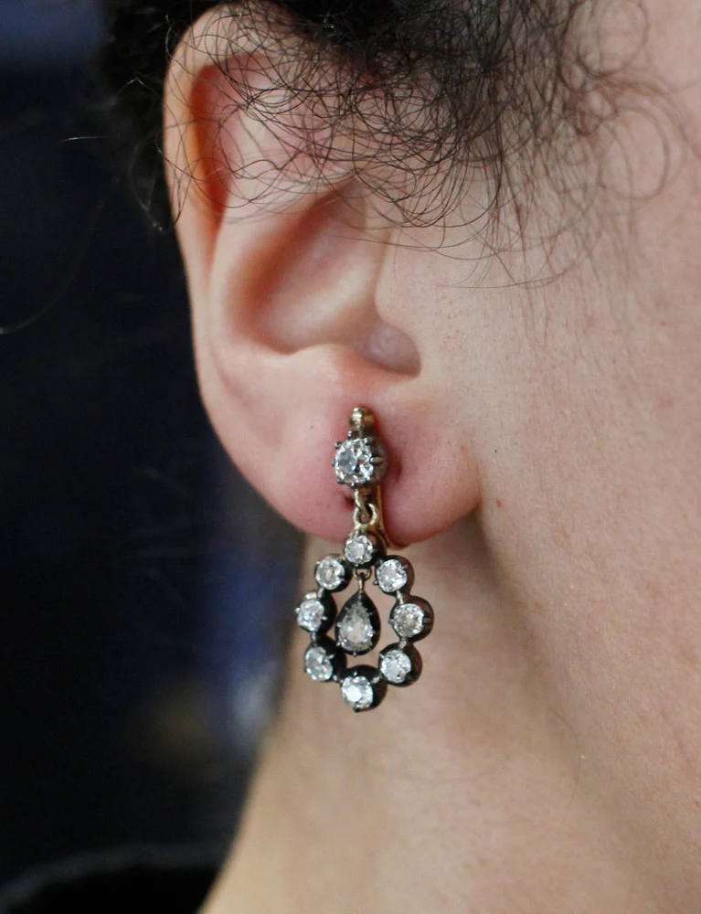 Boucles d'oreilles Pendantes Diamant  Anciennes - Image 4