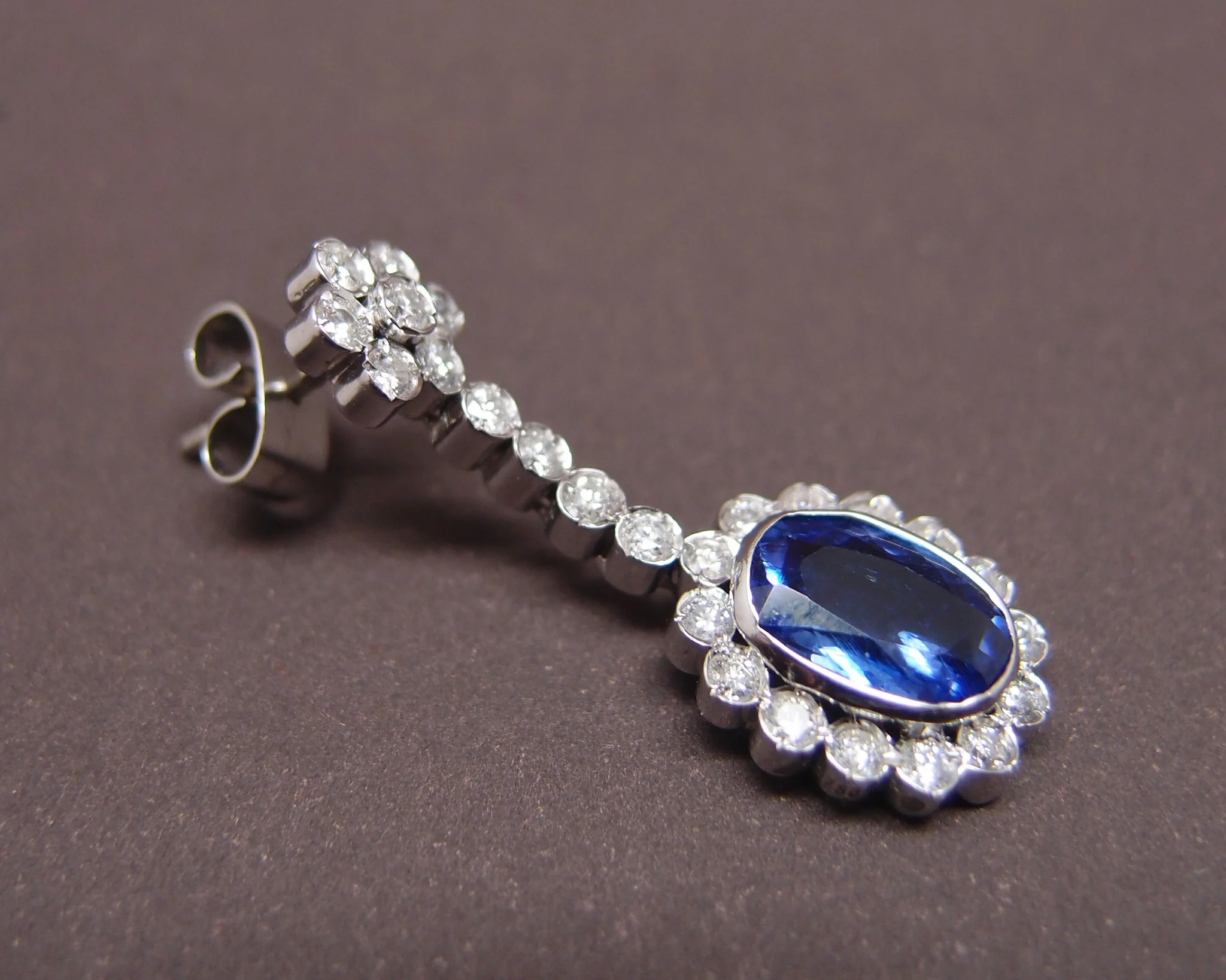 Boucles d'Oreilles Pendantes Tanzanites et Diamants - Image 3