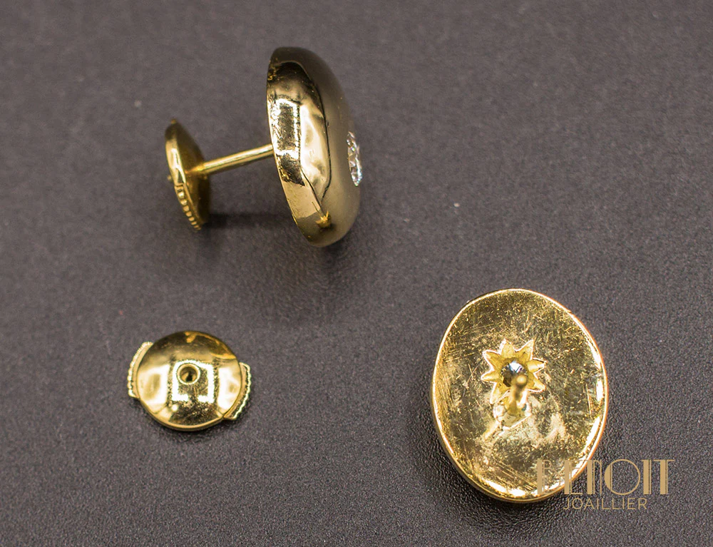 Boucles d'Oreilles Puces Modernistes Or Jaune Diamants - Image 4