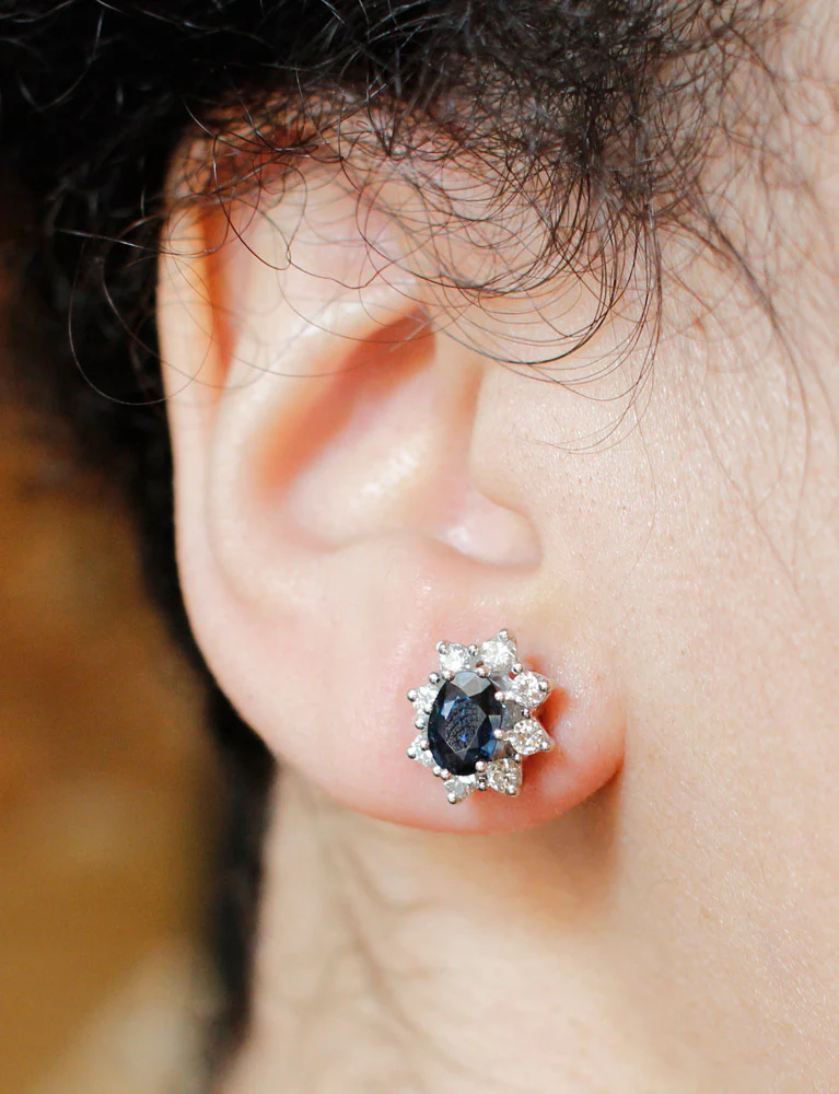 Boucles d'Oreilles Puces Saphirs Diamants - Image 4