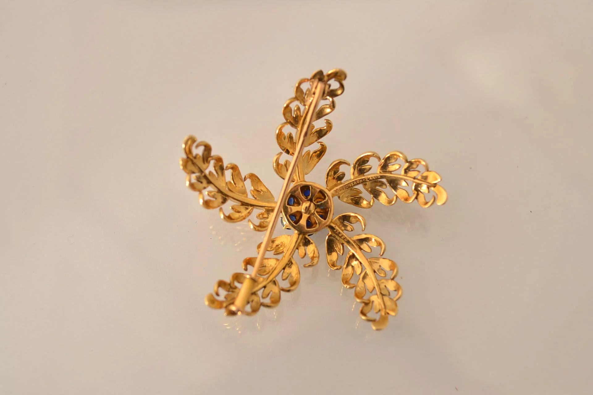 Broche Boucheron Saphirs et Or Jaune - Image 2
