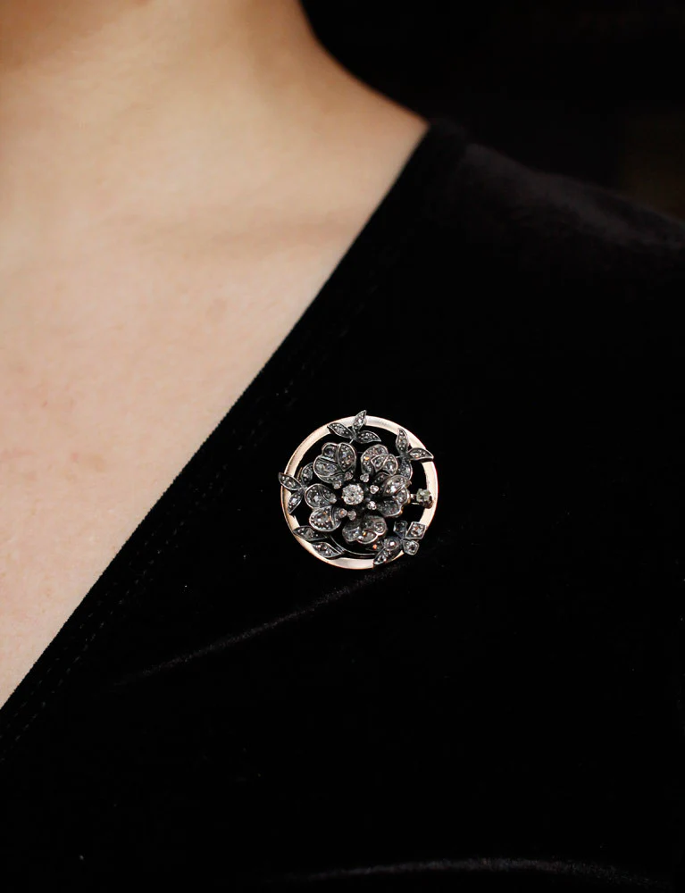 Broche Fleur D'Églantine Diamants - Image 5