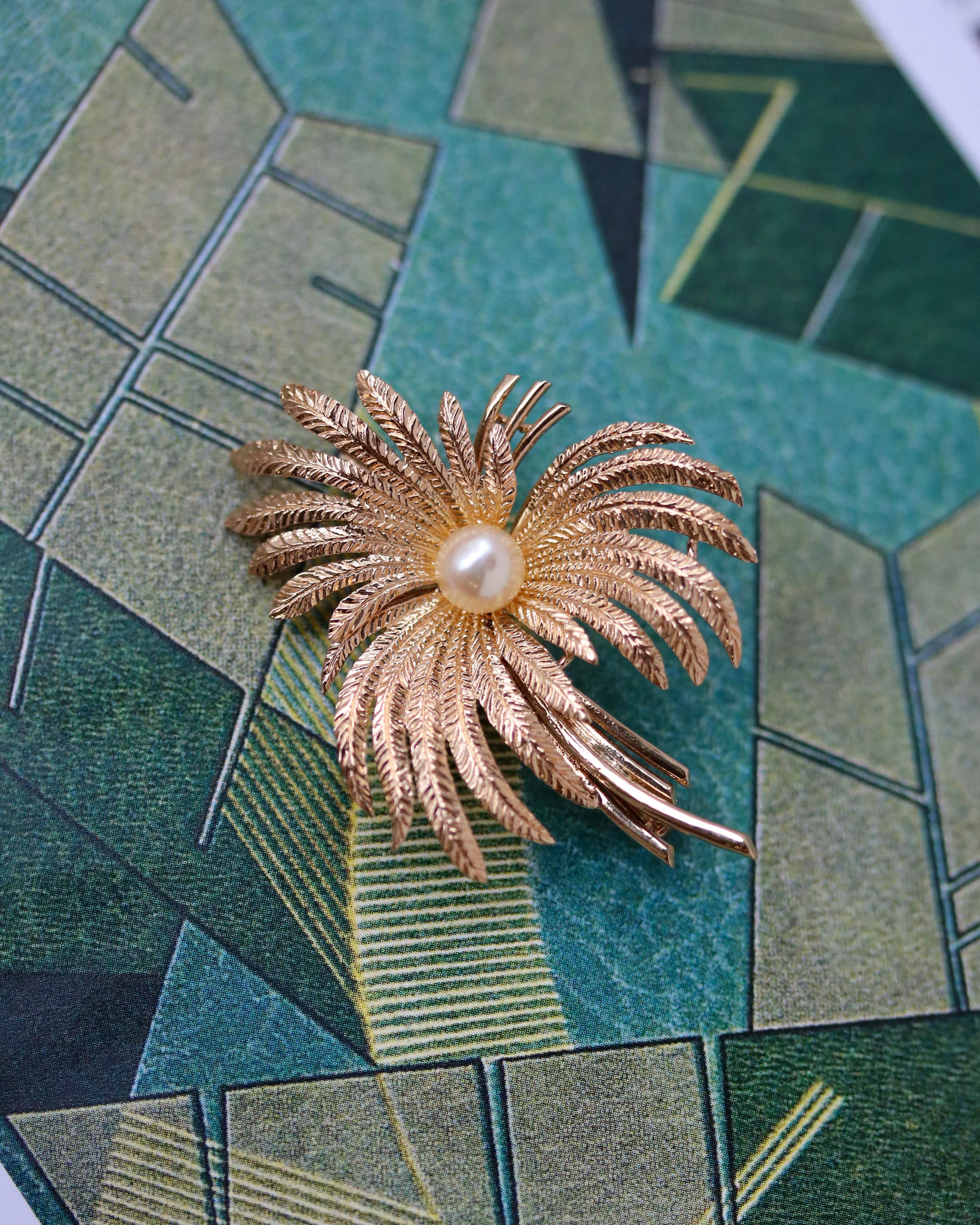 Broche Stylisée Palmier Or Perle - Image 8