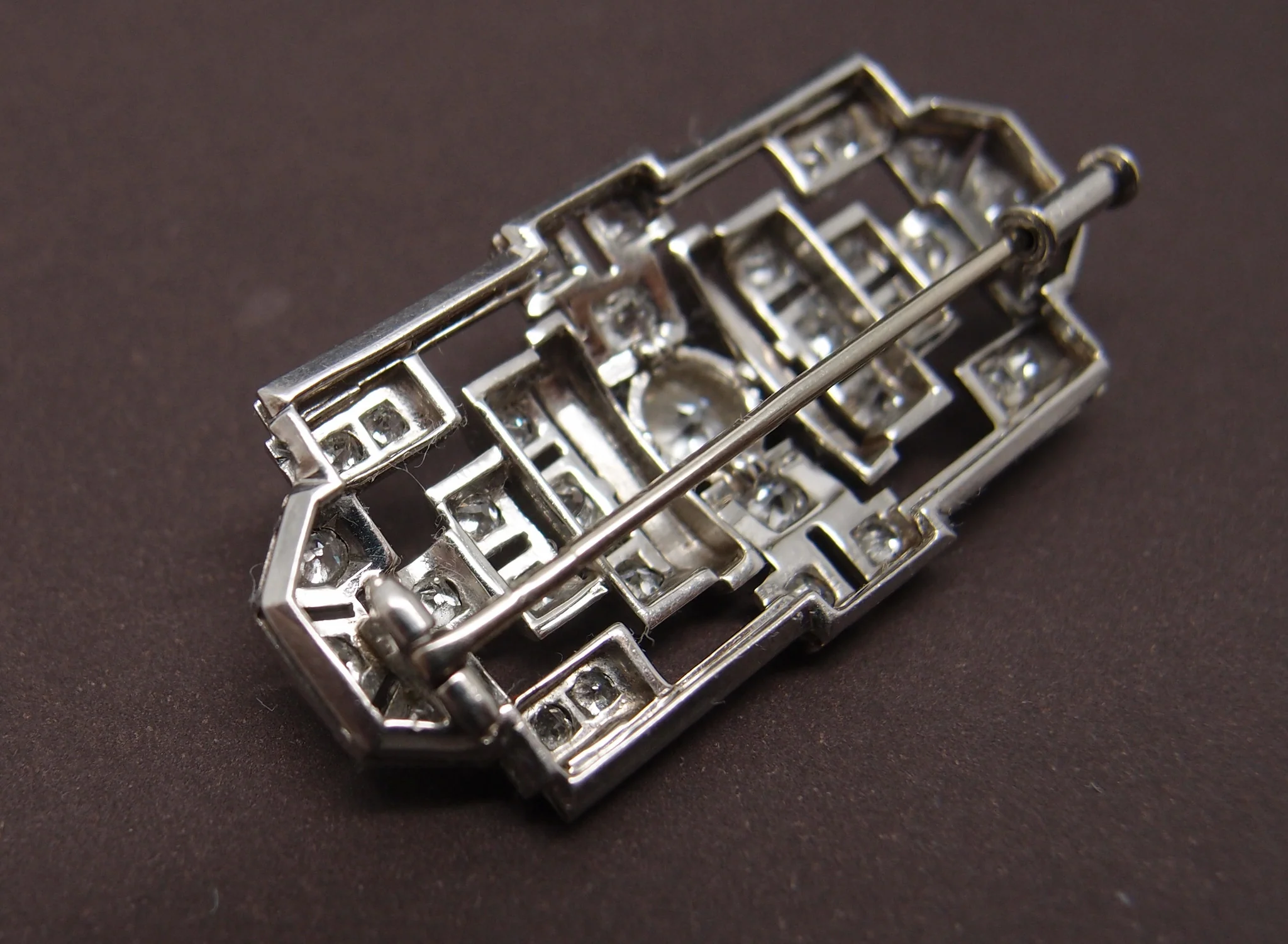 Broche "Plaque" Platine et diamants - Image 4