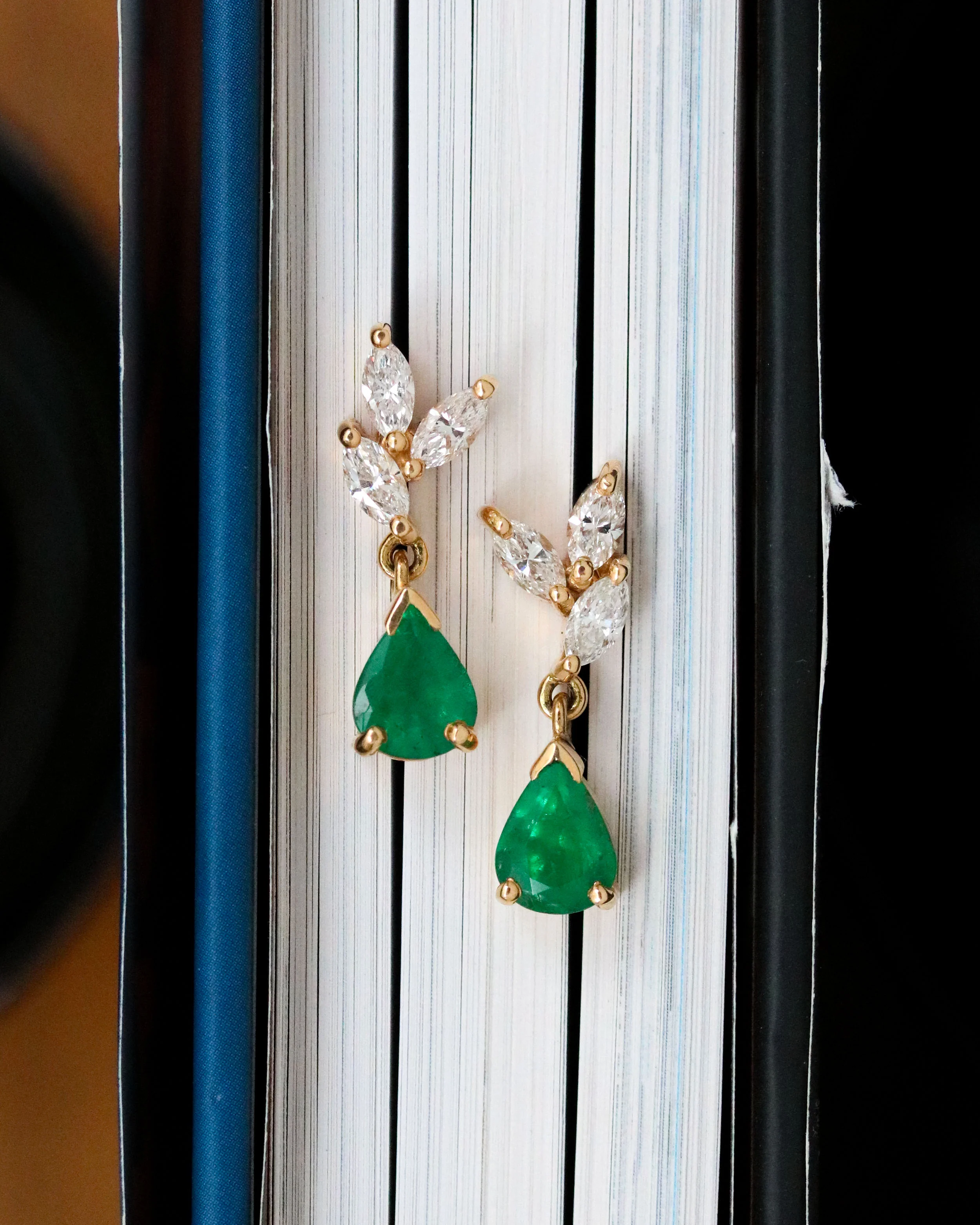 Boucles d'Oreilles Diamants Emeraudes