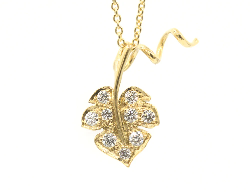 Création Benoit Joaillier "Collier Feuille de Vigne Diamants et Or Jaune" - Image 2