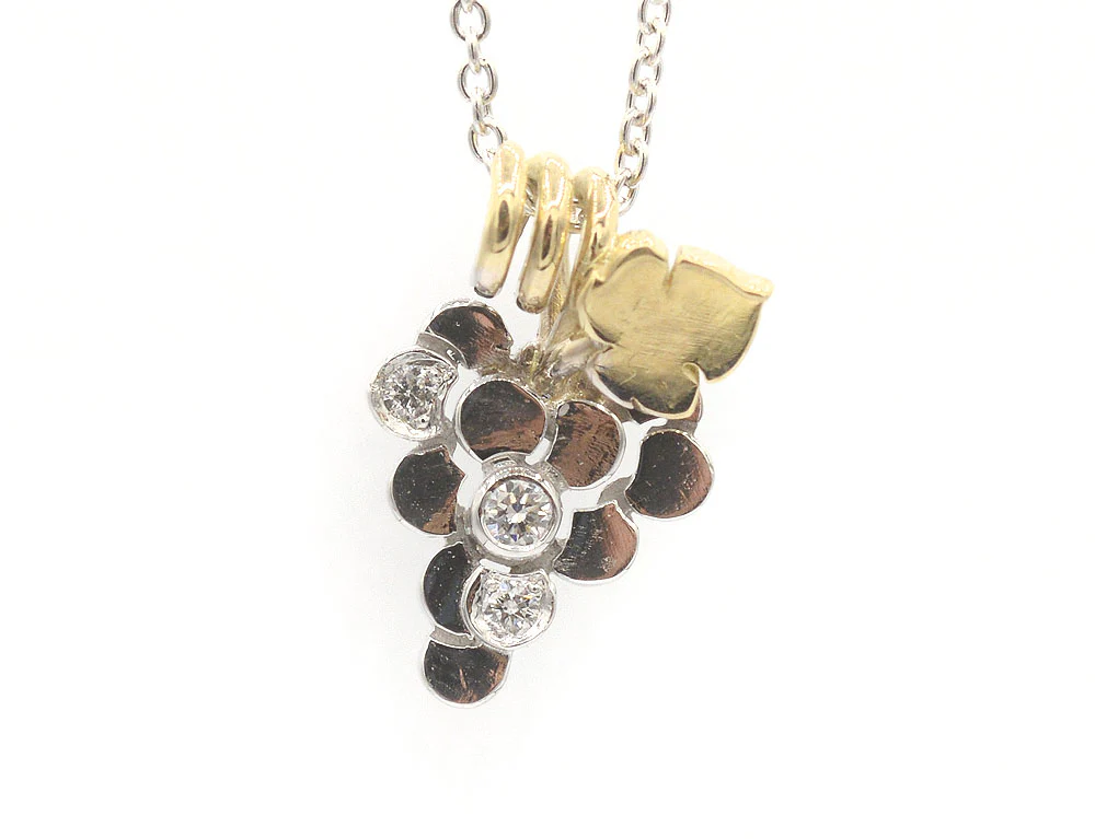 Création Benoit Joaillier Collier "Grappe de Raisins Diamants et Or Blanc" - Image 2