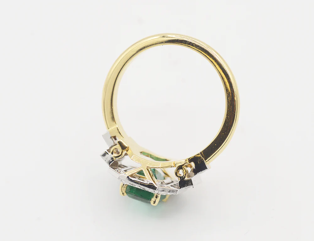 Bague Création Benoît Joaillier "Rectangle Pans Coupés" Emeraude 1,47 carats - Image 4